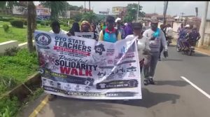 Teachers Protest In Oyo, Demand temporary Closure Of Schools Until Rescue of Kidnapped Victims
