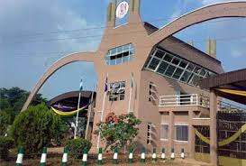  UNIBEN students protest N20,000 late registration fee,block high way