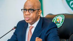  ABIODUN LAUNCHES BASIC HEALTH CARE FUND,INJECTS N200M GRANT