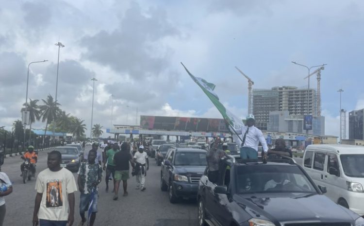  ‘Obidients’ campaigned at Lekki toll-gate,Gridlock persists