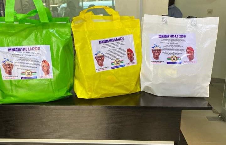  Ramadan: Lagos Distributes Food Items To Civil Servants