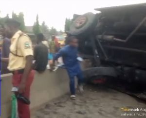 Many Injured As Commercial Bus Crashes In Lagos