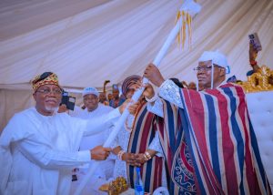 AIYEDATIWA PRESENTS STAFF OF OFFICE TO NEW ALALE OF AKUNGBA-AKOKO