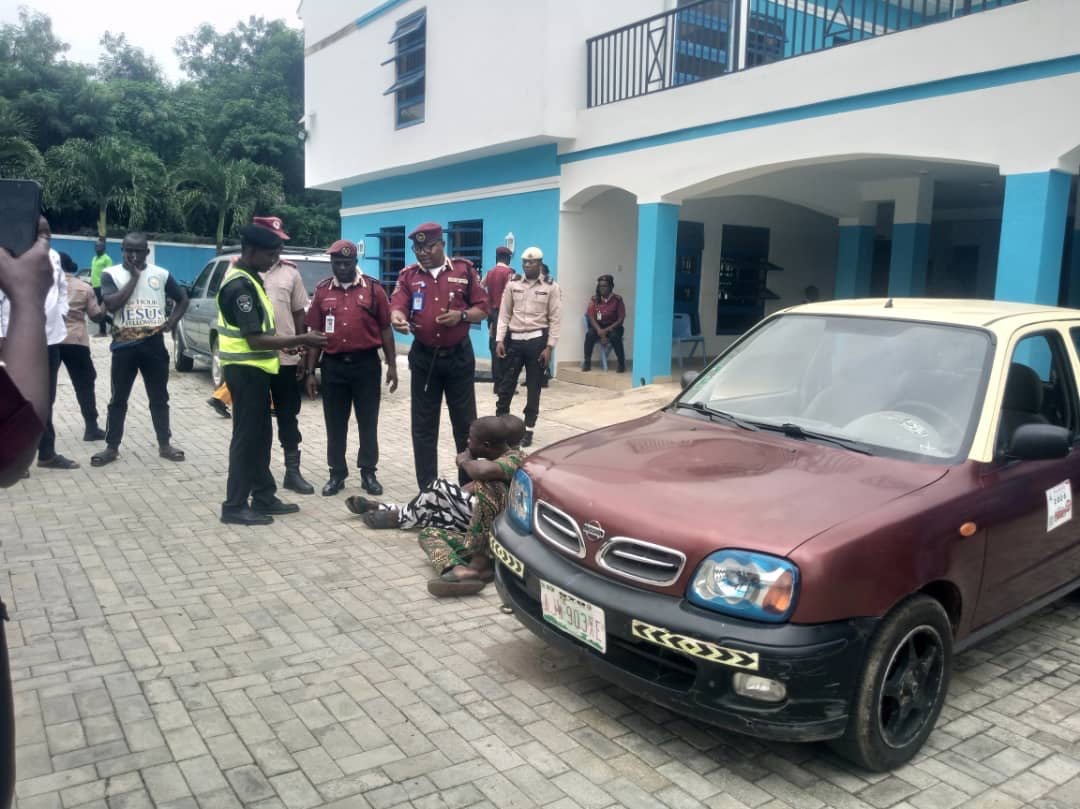 FRSC PATROL TEAM ARRESTS SUSPECTED “ONE-CHANCE” OPERATIVES, RECOVERS STOLEN PHONE IN IBADAN