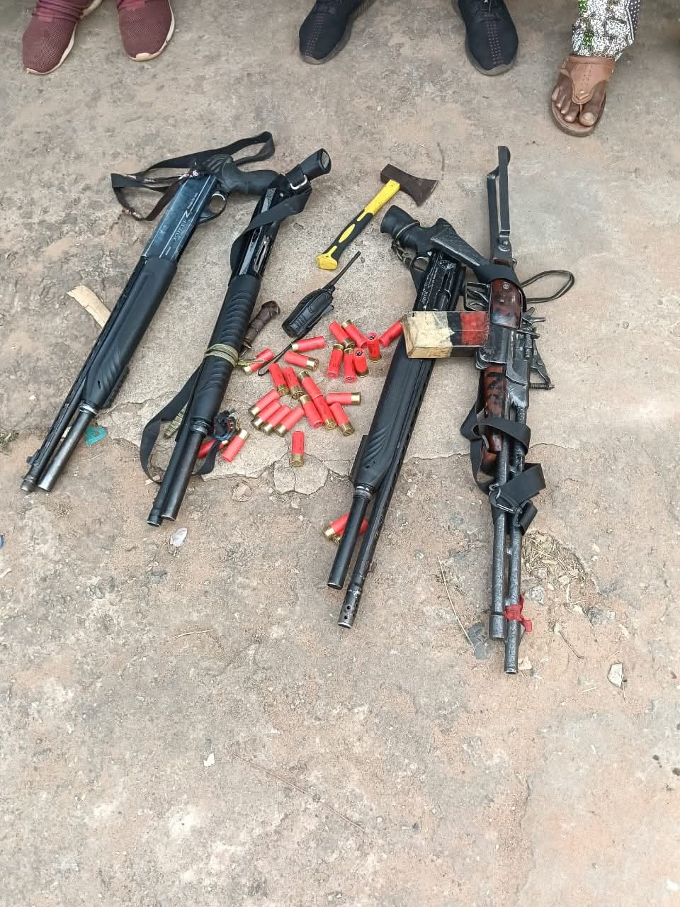 Armed Robbers Evade Stop-And-Search, Dump Bag Of Firearms at Police Check-Point