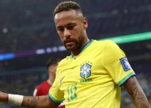 Neymar Forced Off as New Goalkeeper Time-Wasting Rule Debuts