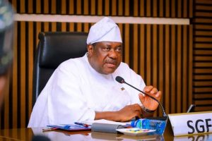 FG mandates 14-day standstill before contract execution